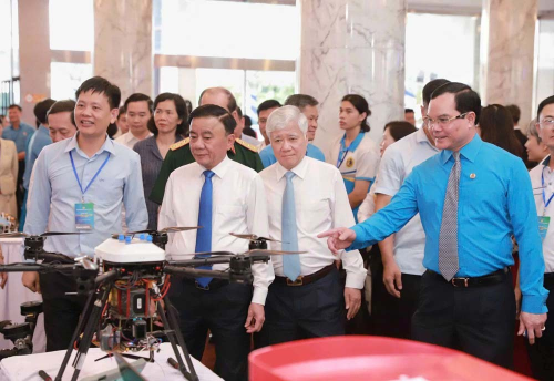 Công đoàn Trường ĐHGTVT tham gia trưng bày sản phẩm tại “Ngày hội lao động sáng tạo toàn quốc năm 2025” do Tổng Liên đoàn lao động Việt Nam tổ chức