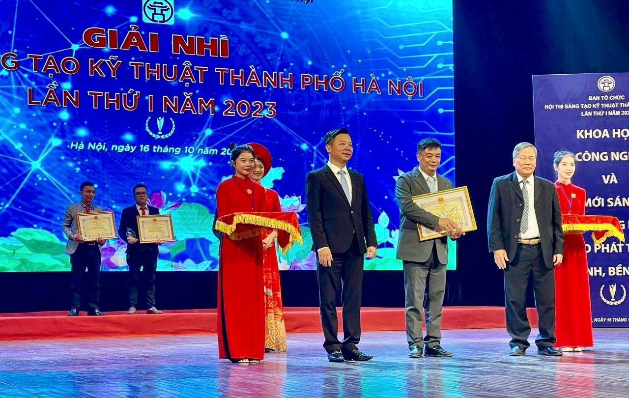 Giảng viên Trường Đại học Giao thông vận tải đạt giải Nhì tại Hội thi sáng tạo kỹ thuật Thành phố Hà Nội năm 2023